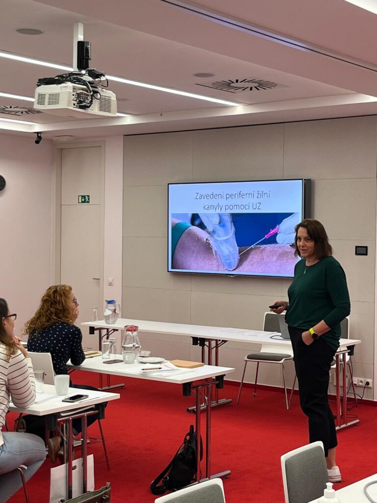 přednášky - Centrum cévních vstupů