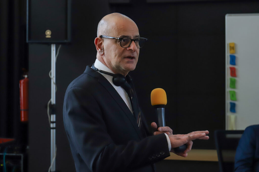 Izraelští experti sdíleli v Motole zkušenosti s řízením nemocnic a zásahy při hromadných neštěstích