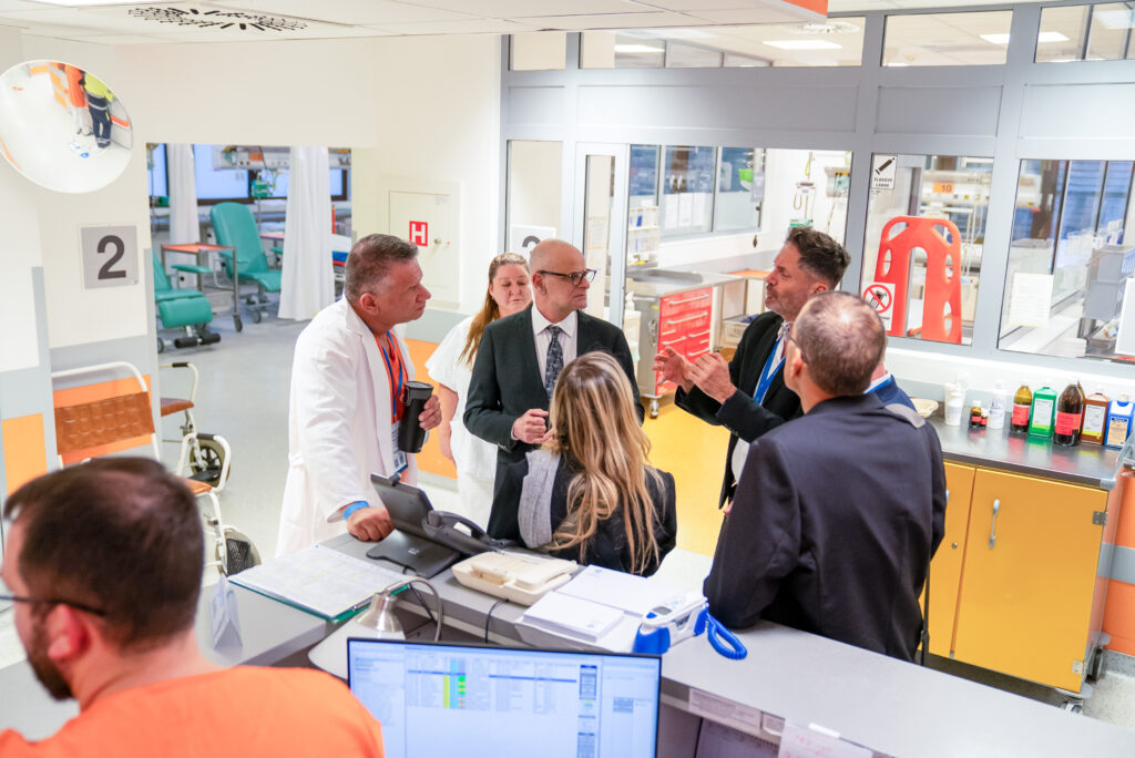 Izraelští experti sdíleli v Motole zkušenosti s řízením nemocnic a zásahy při hromadných neštěstích