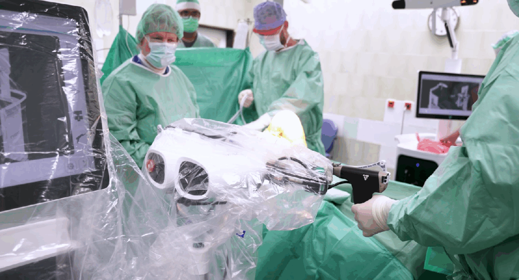 Operace s robotem Velys