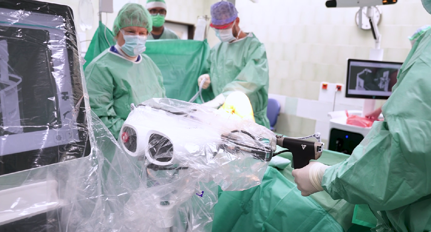 Operace s robotem Velys