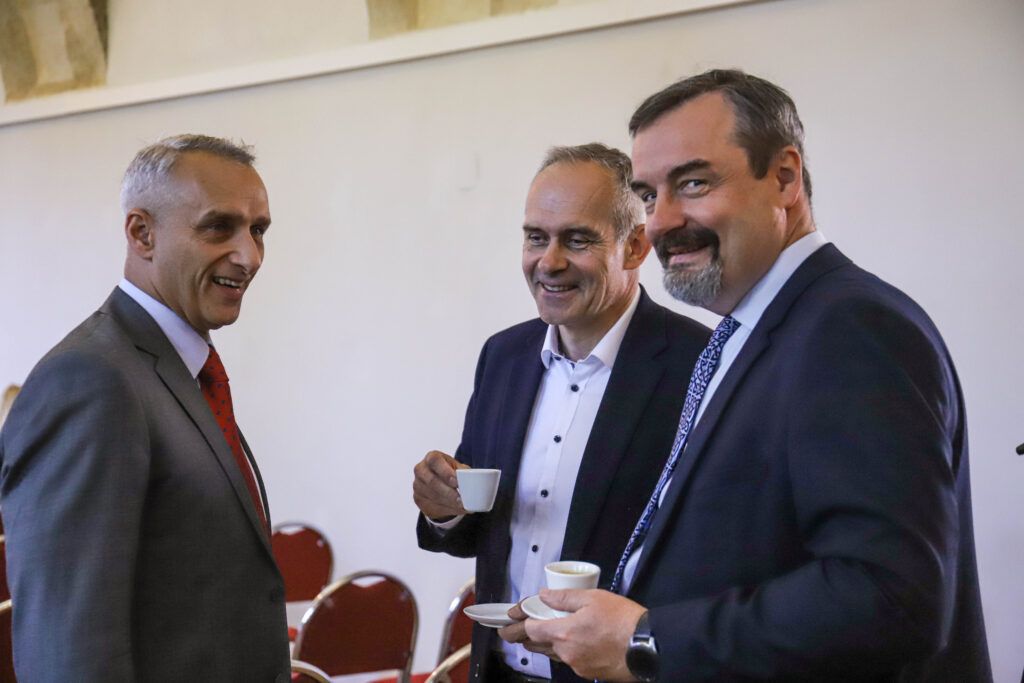 7. májové spondylochirurgické symposium otevřelo téma nádorového postižení páteře
