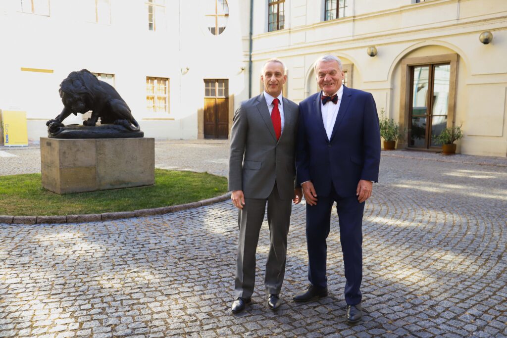 7. májové spondylochirurgické symposium otevřelo téma nádorového postižení páteře
