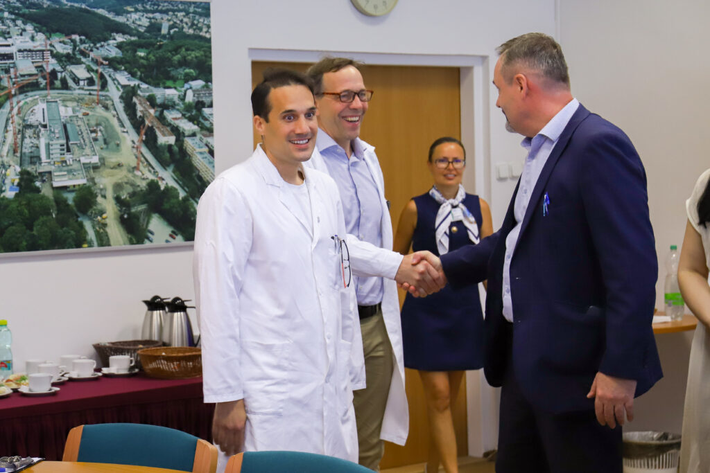Zástupci nemocnice z Ivano-Frankivsku navštívili FNMH v rámci programu MEDEVAC